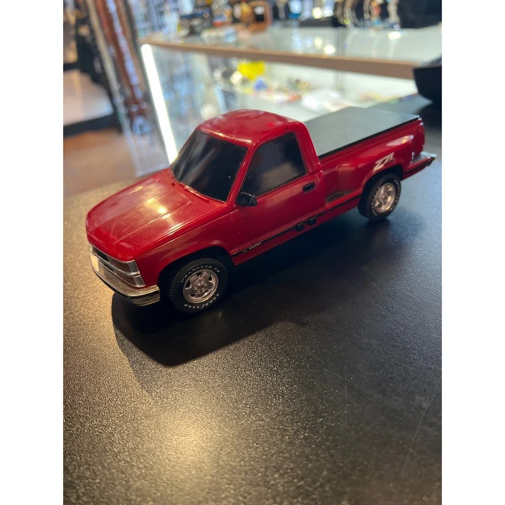 Chevrolet CK 1500 Pickup Truck Model Red Single Cab Diecast 1/24 Scale Classic